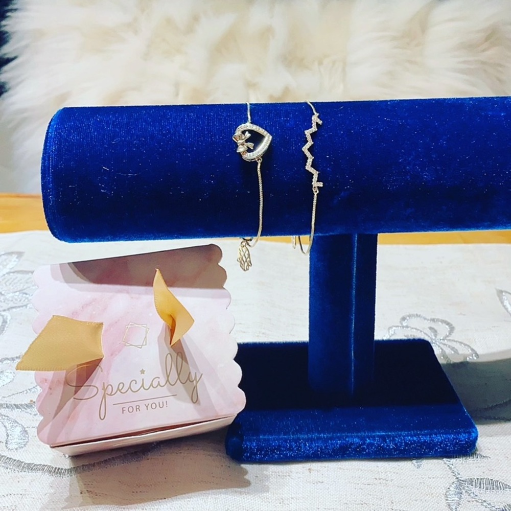 Stainless steel bracelets ( each )